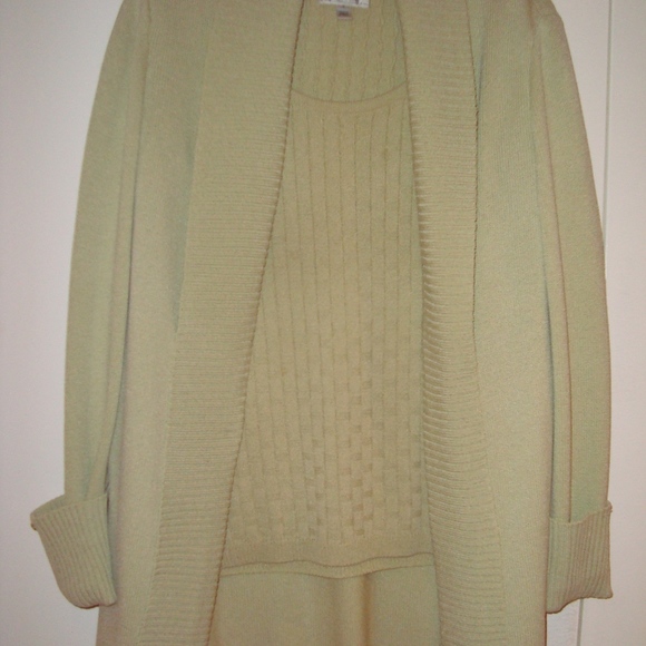 St John Light Green Twinset Cardigan Size Small - Picture 1 of 8
